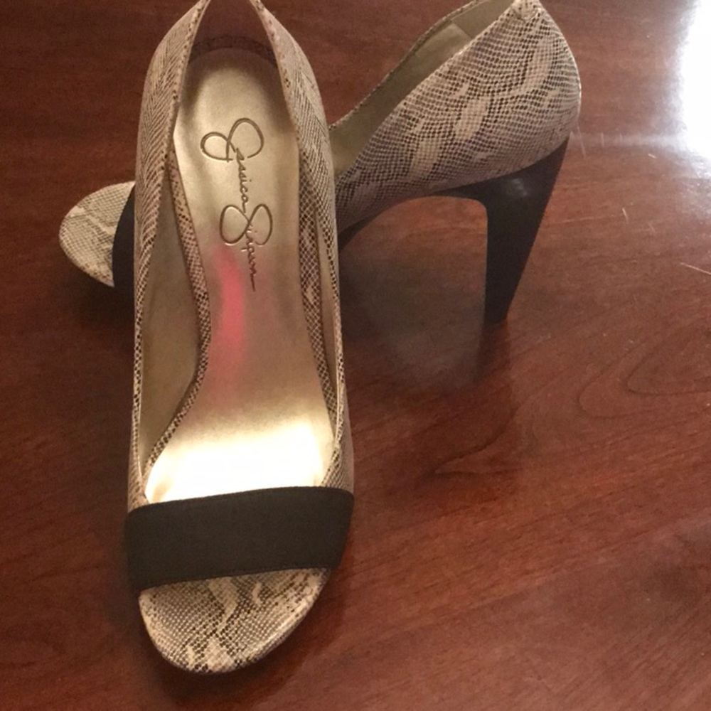 Jessica Simpson Heels - Picture 2 of 7